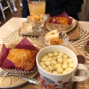 ヨシコタンカフェのAアップルパイいっしょセット