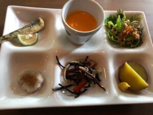 ハナプレート前菜の写真