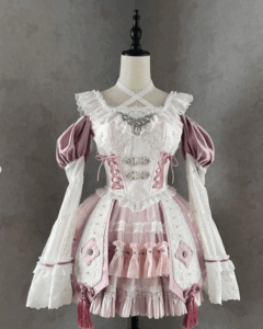 きゅるりんってしてみての中華風のアイドル衣装　ピンク　チバゆな