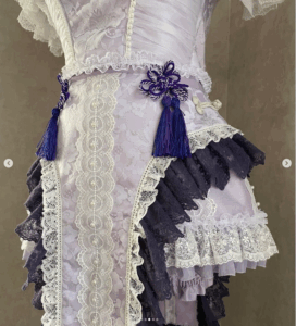 きゅるりんってしてみての中華風のアイドル衣装　紫色　環やね