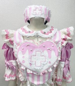 きゅるりんってしてみて（アイドル）のピンクのナース衣装